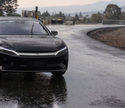 China has a 10,000 euro cost advantage in small EVs, auto supplier says