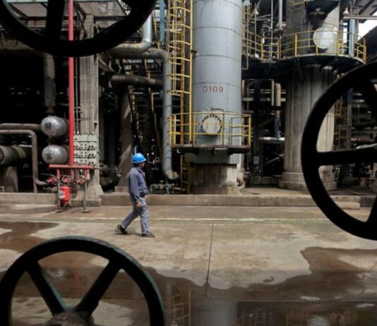 China issues second set of 2023 oil import quotas, up from 2022