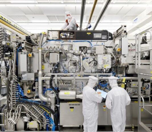 Exclusive-Dutch officials headed to Washington to talk controls on chipmaking gear – sources