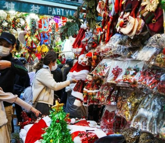 Hong Kong retail sales fall 4.2% in November, snapping two months of growth