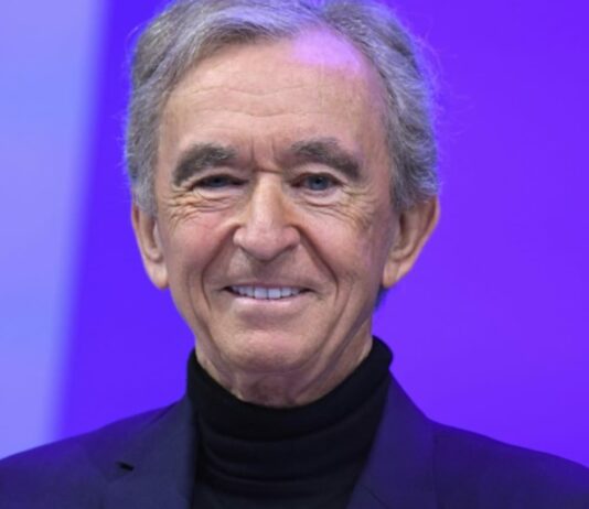 LVMH’s Arnault tightens family grip as daughter becomes Dior CEO