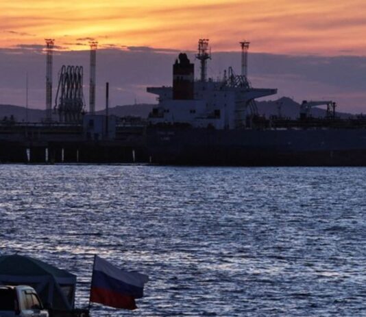 Oil falls again after last session’s tumble as economic worries grow