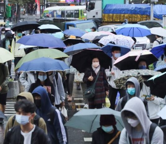 Taiwan Q4 GDP seen growing 1.3% as cooling tech demand weighs: Reuters poll