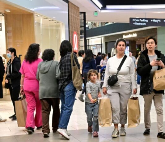 US growth slows in 2022 as downturn fears loom