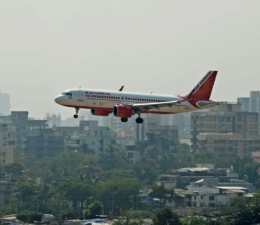 Wells Fargo sacks top banking executive for urinating on plane passenger