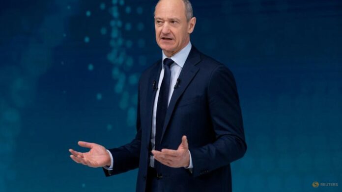 Siemens aims to raise software businesses sales share to 20%