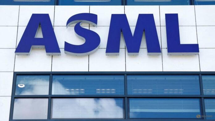 ASML to hire 100 researchers leaving Philips