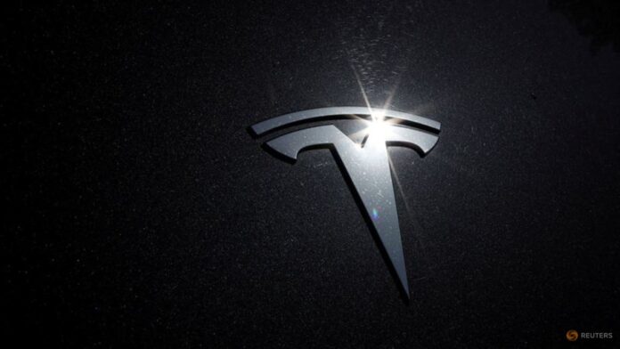 Tesla directors pay $735 million to settle lawsuit over excess compensation
