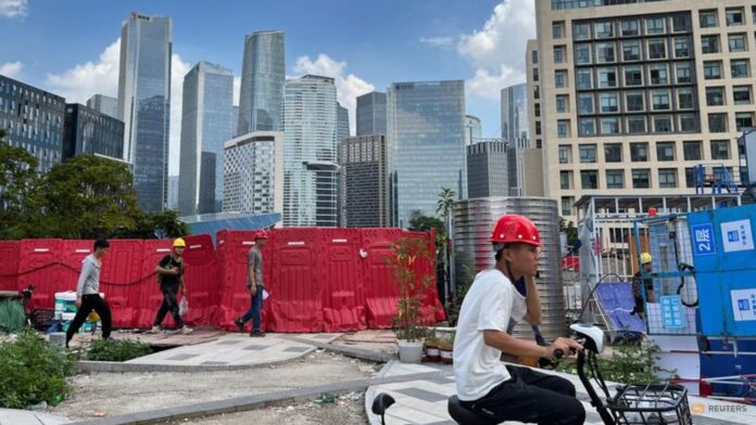 China growth seen slowing to 4