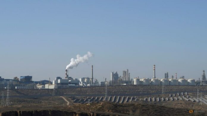 China's industrial profits fell 2