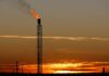 Oil rises on signs of strong demand and rate cut hopes