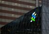 Standard Chartered unveils record US$1.5 billion buyback, boosts income outlook