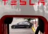 Tesla sees surprise rise in second-quarter revenue