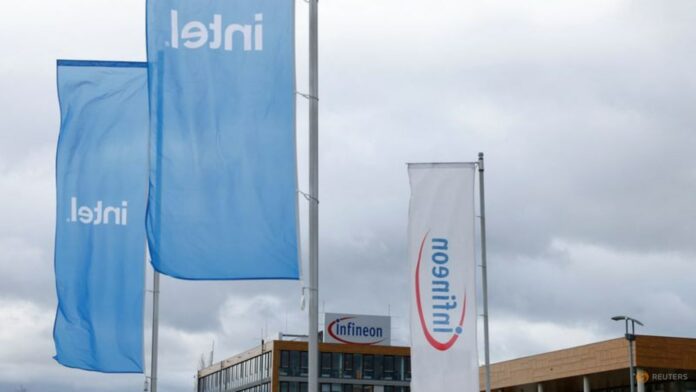 Infineon adjusts revenue outlook after missing quarterly forecast
