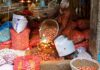 Bangladesh lifts import duties on onions to cool prices