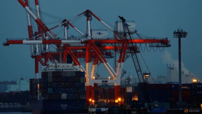 Japan exports rise 3