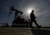 Oil rises as traders assess sanctions impact