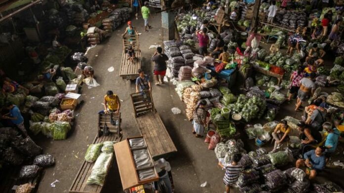 Philippines Q4 GDP grows 5