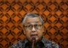 Some Indonesia lawmakers eye removing central bank governor, Tempo magazine reports