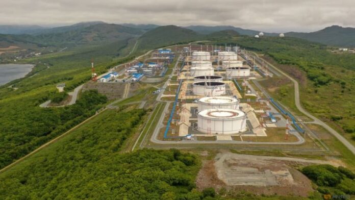 Oil up on tighter supply risks; views mixed on Trump's auto tariff impact