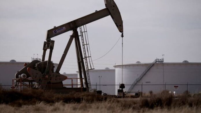 Oil steady as investors eye Ukraine war, US tariffs on India