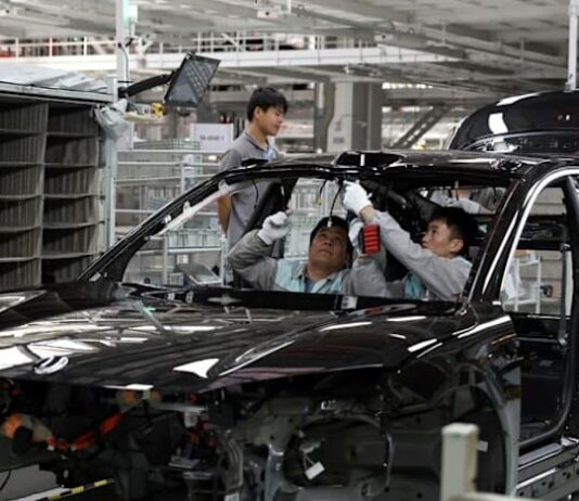 China’s industrial profits rise 0.9% in January-August