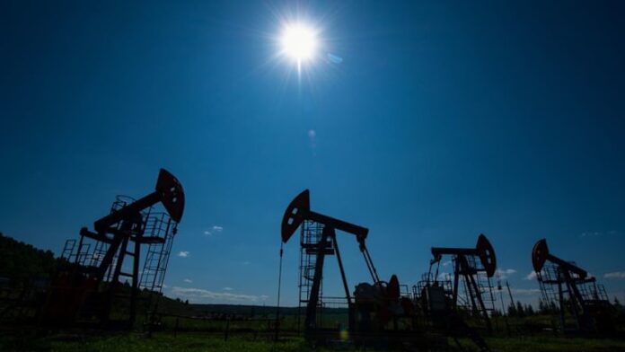 Oil settles over 1% higher as Ukraine drone attacks target Russian supply