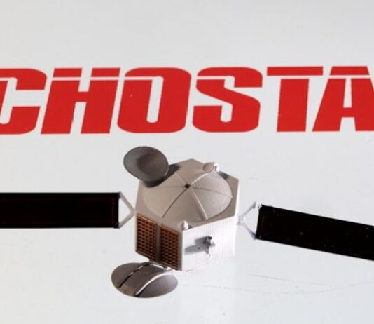 Verizon in talks to buy EchoStar wireless spectrum, Bloomberg News reports