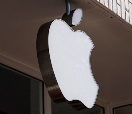 Apple rolls out devices with more powerful M5 chip