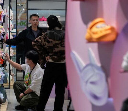 Commentary: How Crocs became the right fit for China’s Gen Z