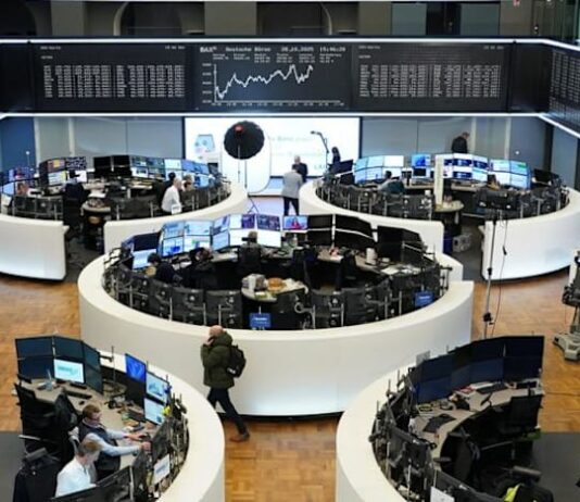 European shares flat; earnings, Fed’s rate decision in focus