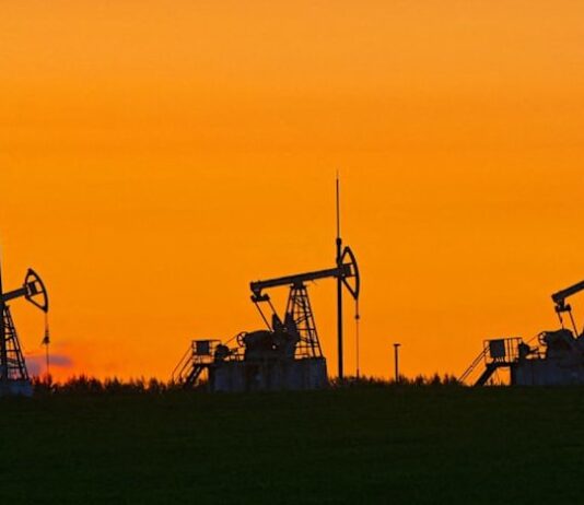 Oil prices extend gains as US sanctions Russia’s Rosneft, Lukoil