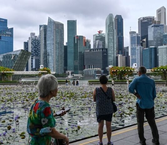 Singapore’s economy grew 2.9% in third quarter, beating expectations