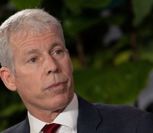 US pushes regulators on connecting data centers to grid