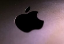 Apple cuts jobs across sales team