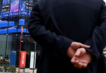 Asian stocks extend global rally as data boost rate cut hopes