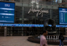 Asian stocks rise as record US shutdown nears end