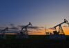 Brent oil price stable, WTI up 1% after trade resumes