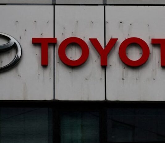 Elliott takes stake in Toyota Industries, says privatisation plan undervalues company