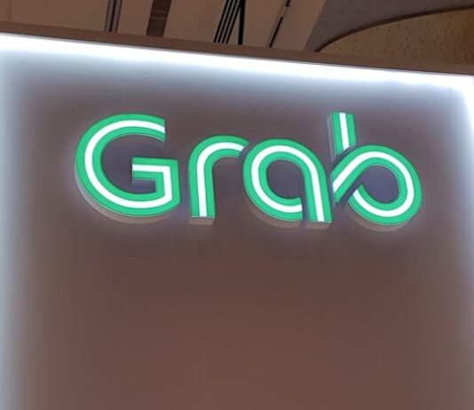 Grab beats quarterly revenue estimates on resilient consumer spending