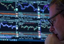 Investors snap nine-week buying streak in global equity funds