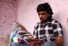 Low-income Indians turn to micro mutual funds for financial security