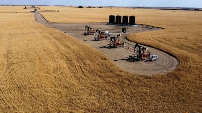 Oil climbs 1% after Ukrainian attack damages Russian oil depot
