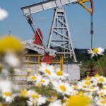 Oil prices drop on expectations of ceasefire in Ukraine unlocking Russian supply