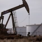 Oil prices fall as rising US inventories reinforce oversupply concerns