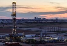 Oil stabilises after Ukraine peace talks push prices to one-month lows