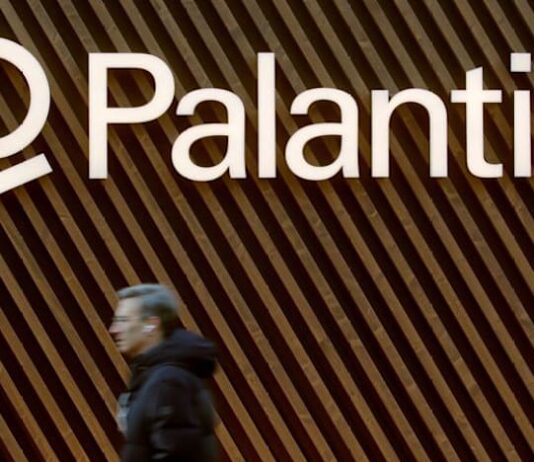 Palantir shares drop in Europe despite earnings beat