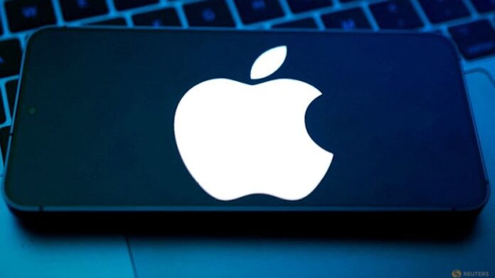 Polish antitrust watchdog investigates Apple over privacy policy