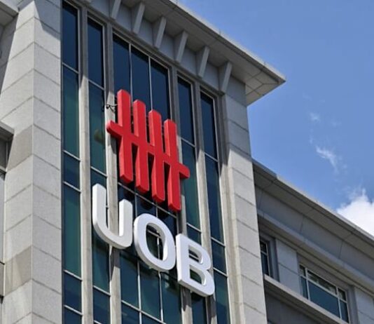 Singapore’s UOB flags lower 2026 margins after Q3 profit slumps on provisions