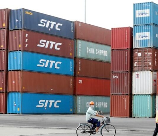 Vietnam October exports up 17.5%, industrial production rises 10.8%